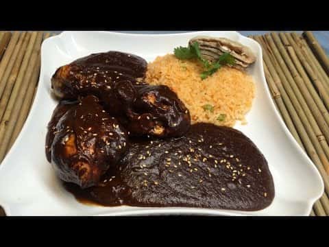 Mole Poblano con Pollo
