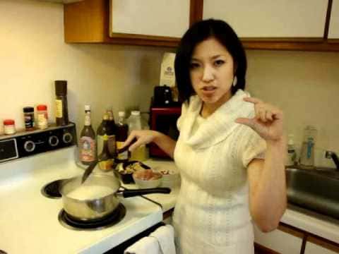 Tom Kha Gai (Thai Coconut Chicken Soup)