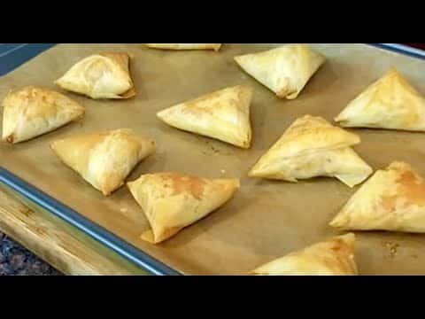 Spanakopita Triangles (Greek Spinach Pies)