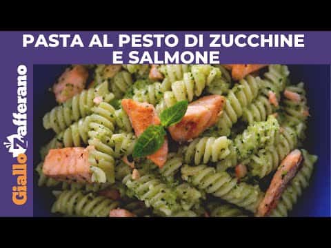 Pasta al pesto di zucchine e salmone