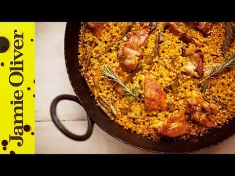 Traditional Spanish Paella Valenciana