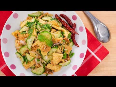 Spicy Omelette Salad (Laab Kai Jiew)