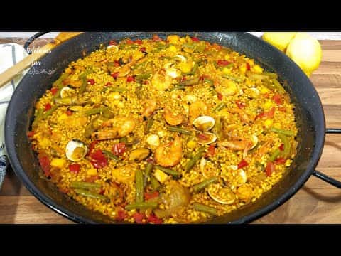 Paella de marisco con arroz integral