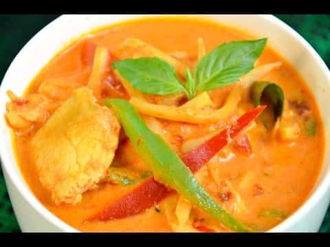 Thai Red Curry (Gaeng Phed Gai)