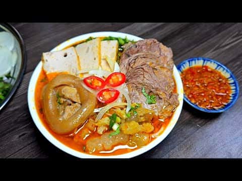 Bún Bò Huế - Bún Bò Giò Heo