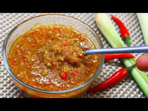 Mắm nêm pha sẵn chấm thịt luộc, gỏi cuốn