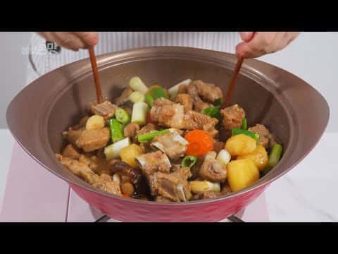 부드럽고 쫄깃한 돼지갈비찜