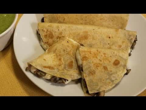 Quesadillas con Champiñones y Queso