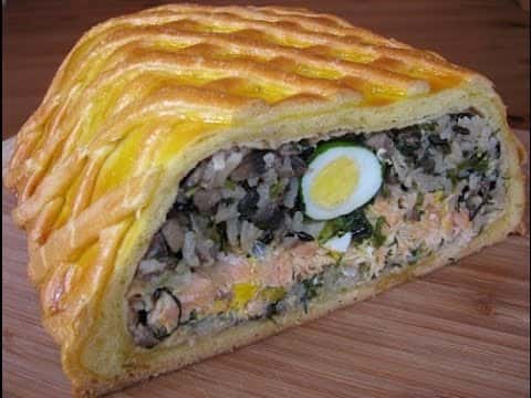 Французская кулебяка с лососем