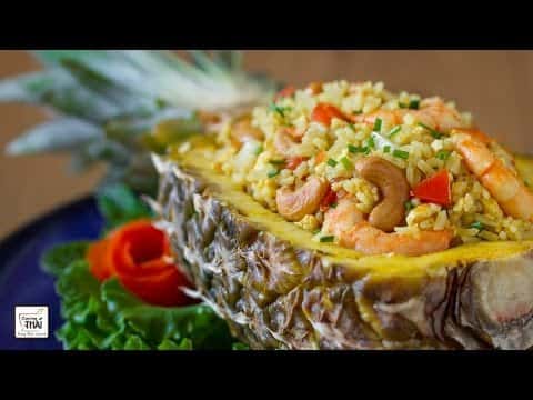 Arroz frito con piña (Khao Pad Saparod)