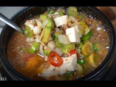 구수하고 깊은 맛의 된장찌개