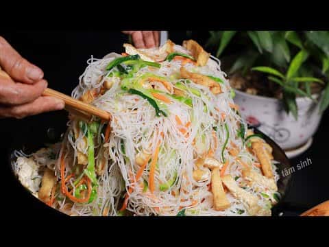 Bún gạo xào chay