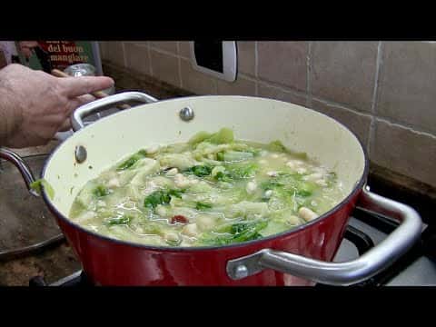 Minestra di scarola e fagioli cannellini alla napoletana