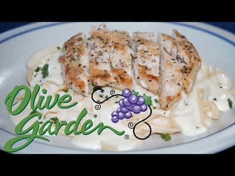 Fettuccine Alfredo con Pollo Estilo Olive Garden