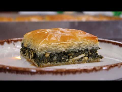 Εύκολη Νηστίσιμη Σπανακόπιτα με Τραγανό Φύλλο