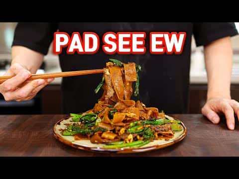 Pad See Ew (Thai Stir-Fried Rice Noodles)