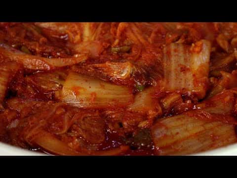 물을 넣어 부드러운 대박집 김치볶음