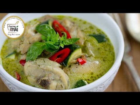 Curry verde tailandés con pollo (Kaeng Khiao Waan Kai)