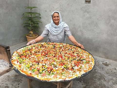 Giant Tawa Veg Pizza