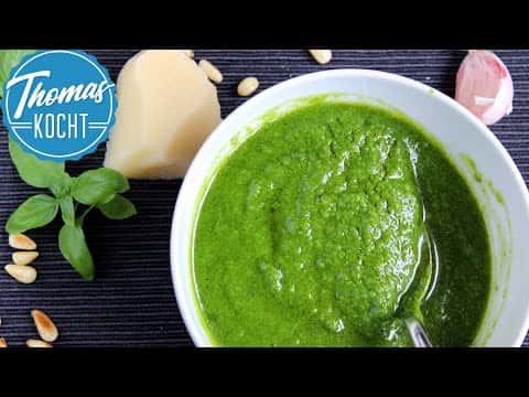 Pesto alla Genovese und Farfalle mit Kirschtomaten