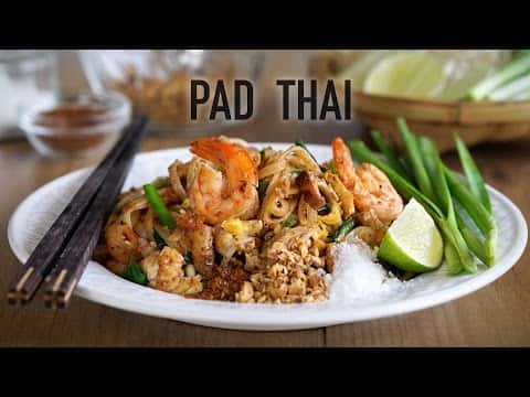 Pad Thai clásico con langostinos