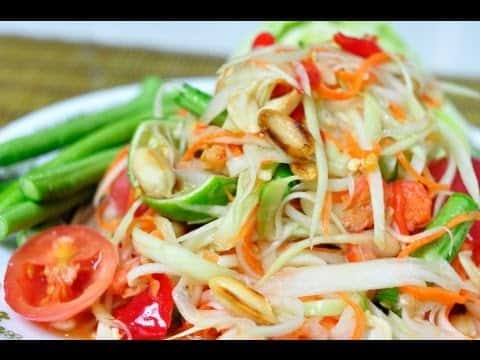 Som Tam Thai (Green Papaya Salad)