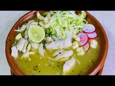 Pozole verde de pollo