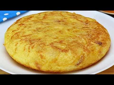 Tortilla de Patatas Española Tradicional