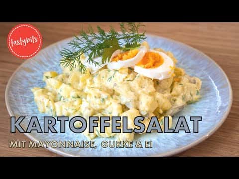 Klassischer Kartoffelsalat mit Mayonnaise, Gurke & Ei