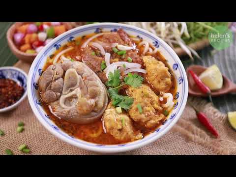 Bún Bò Huế (Vietnamese Spicy Beef Noodle Soup)