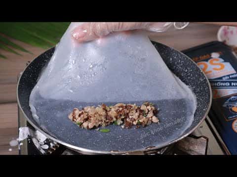 Bánh cuốn tráng chảo bằng cơm nguội