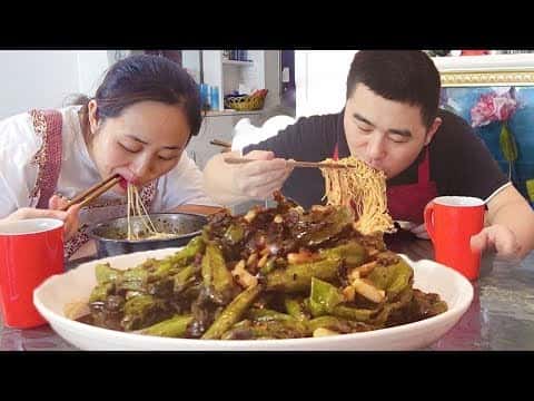重慶豌雜麵配雙椒虎皮青椒