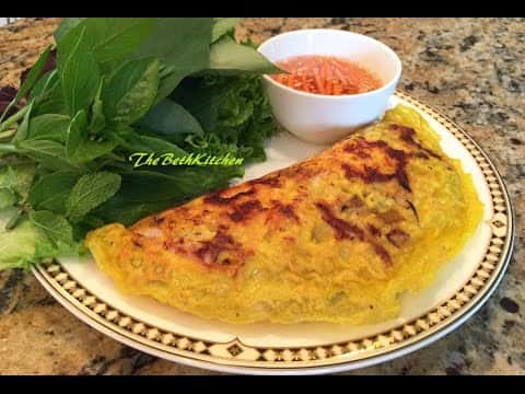 Bánh Xèo (Vietnamese Savory Crepes)