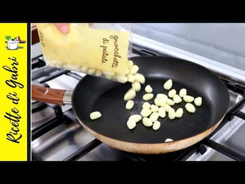 Gnocchi croccanti in padella con burro e salvia